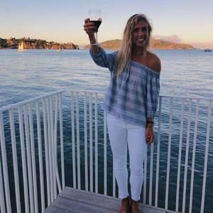 Meet your Posher, Courtney